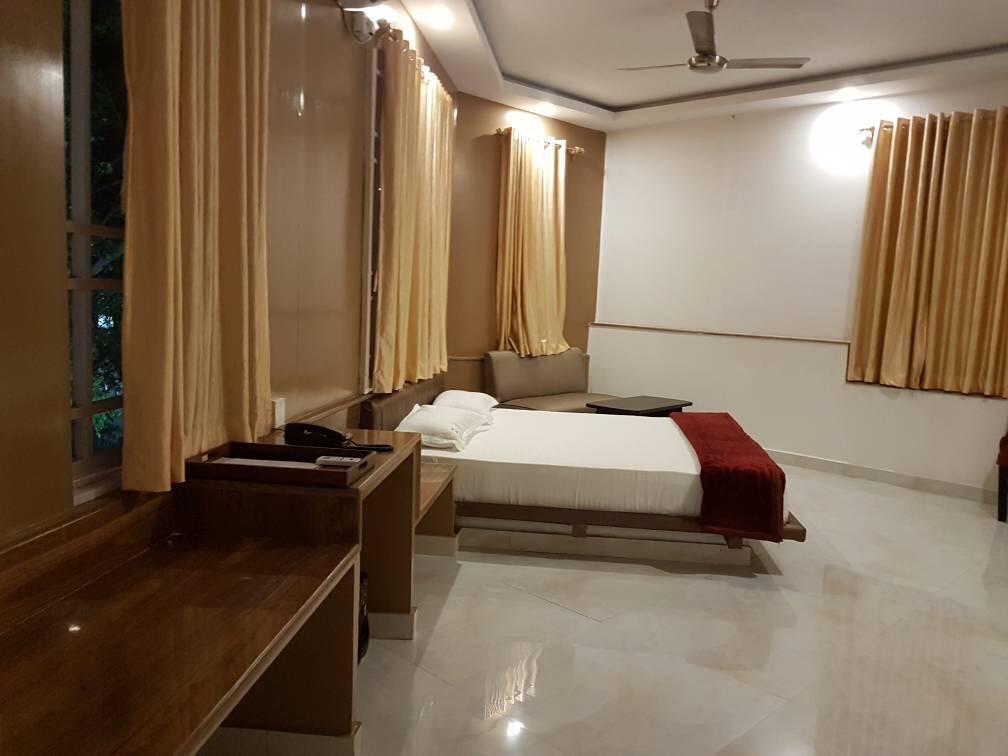 1/1 Park Street Hotel Калькутта Экстерьер фото
